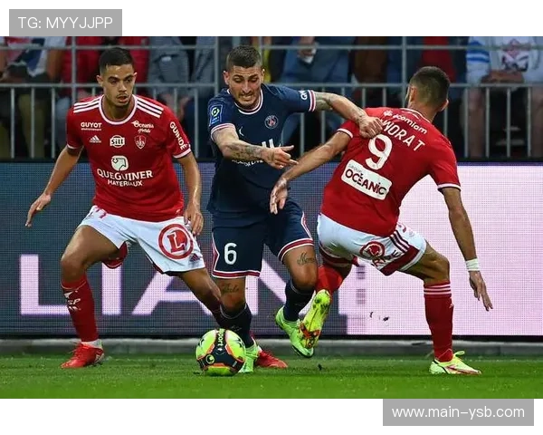 斯特拉斯堡中场几乎重塑阵容体系，赛季初面临磨合挑战